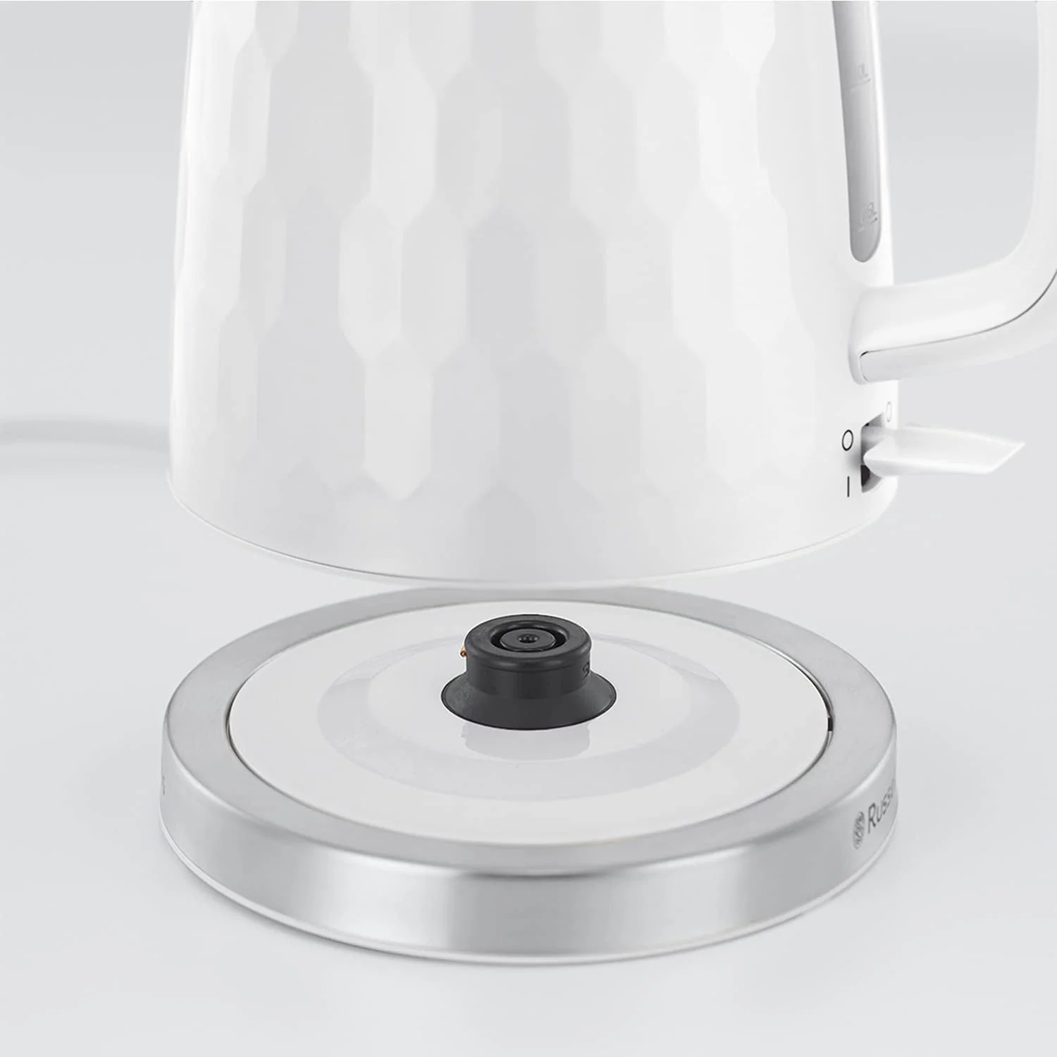 Russell Hobbs Honeycomb Kettle - White | 26050 - Image 6
