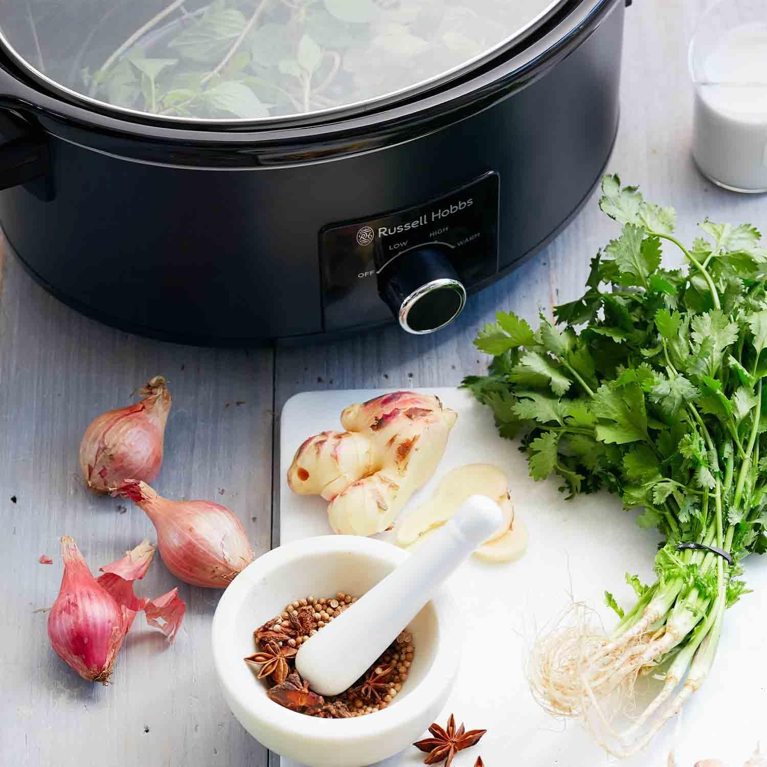 Russell Hobbs 7L Matte Black Slow Cooker - Black | 27720 - Image 8