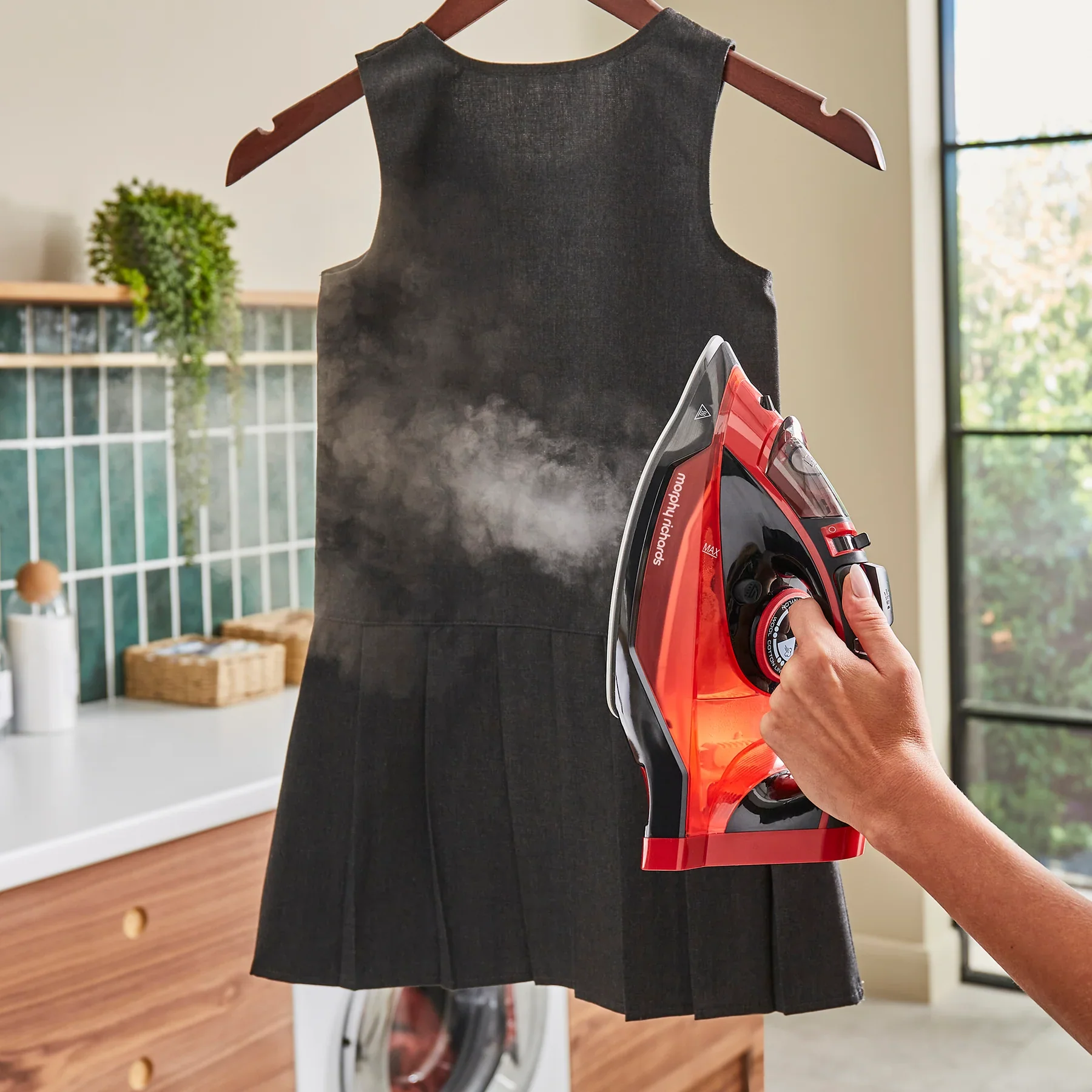 Morphy Richards EasyCHARGE Cordless Steam Iron | 303250 - Image 7