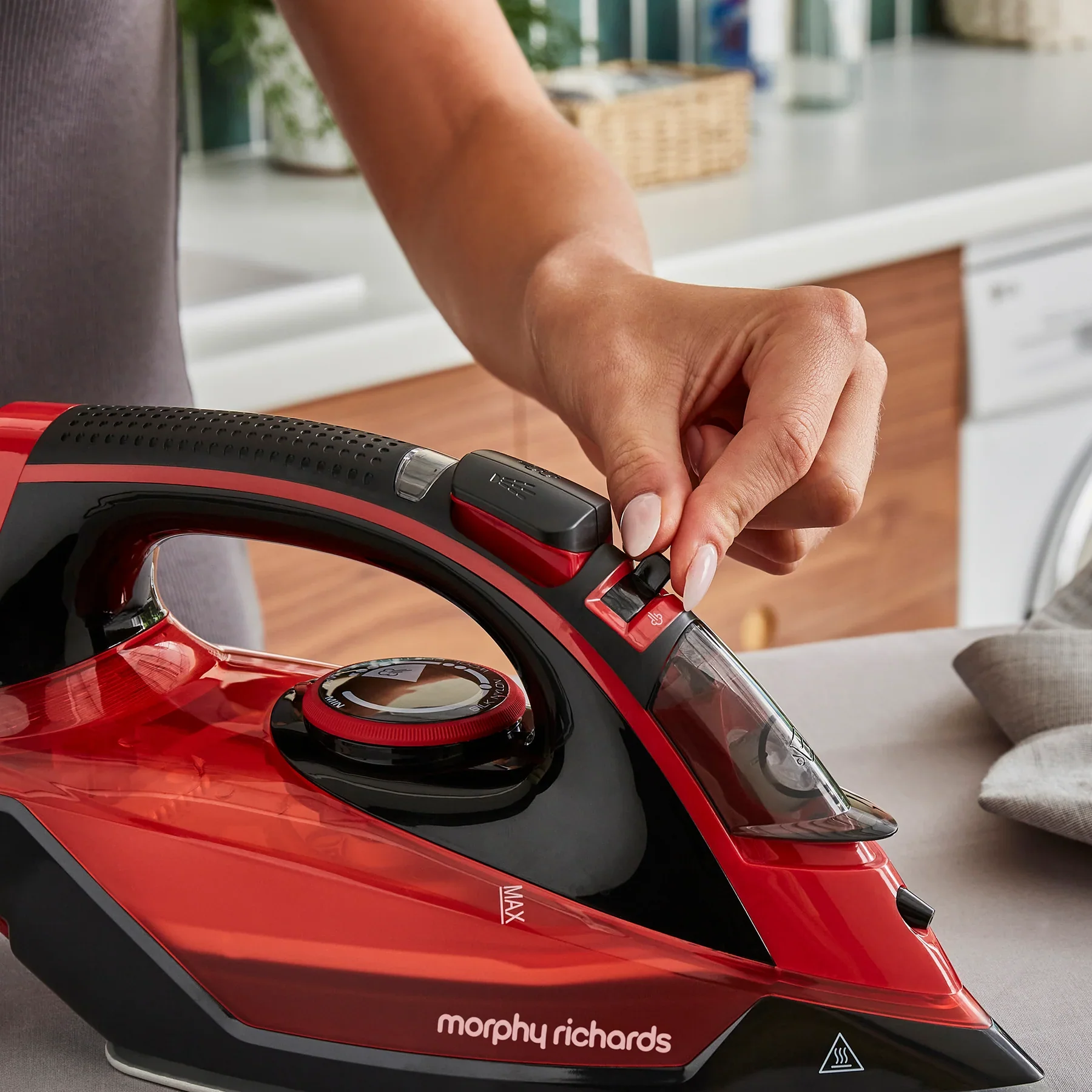 Morphy Richards EasyCHARGE Cordless Steam Iron | 303250 - Image 8