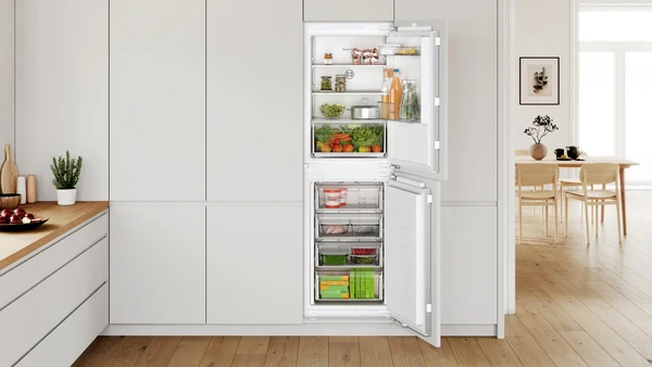 Bosch Series 2, built-in fridge-freezer with freezer at bottom, 177.2 x 54.1 cm, flat hinge | BSH KIN85NFE0G - Image 3