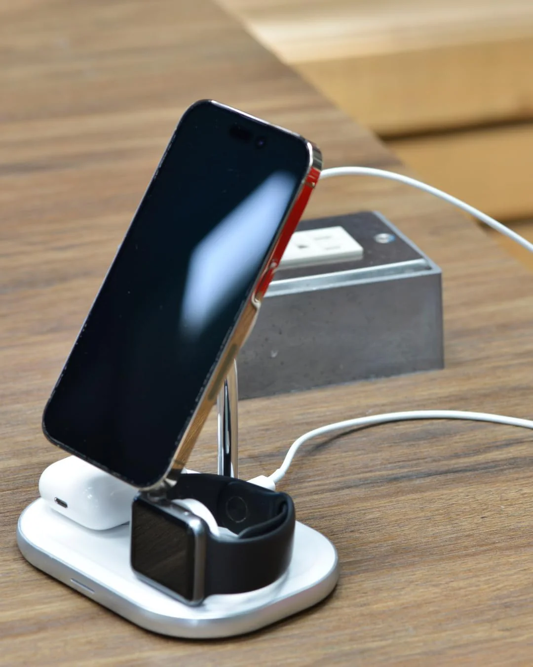 *OPEN BOX* Energizer Magnetic Wireless Charger 3-in-1 Charging Stand | WCP303 - Image 3