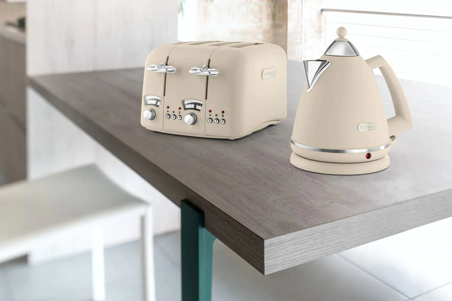 DELONGHI Argento Flora 4 Slice Toaster - Beige | CT04BG - Image 3