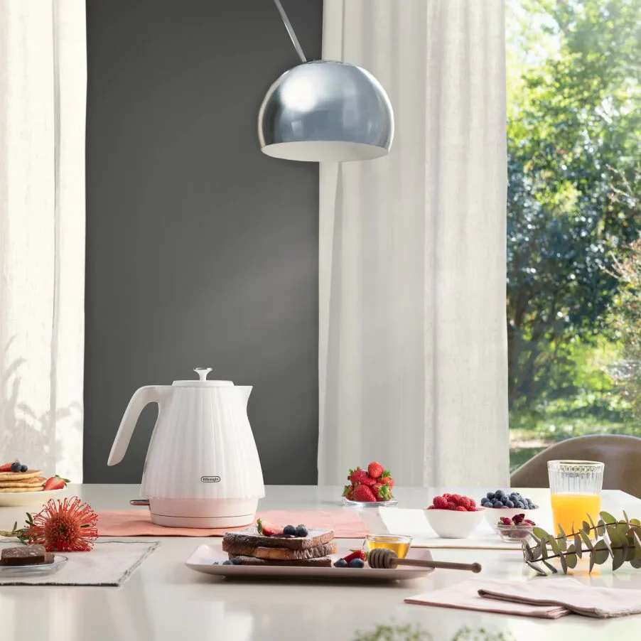 DELONGHI Ballerina 1.7L Cordless Kettle - White | KBD3001.W - Image 5