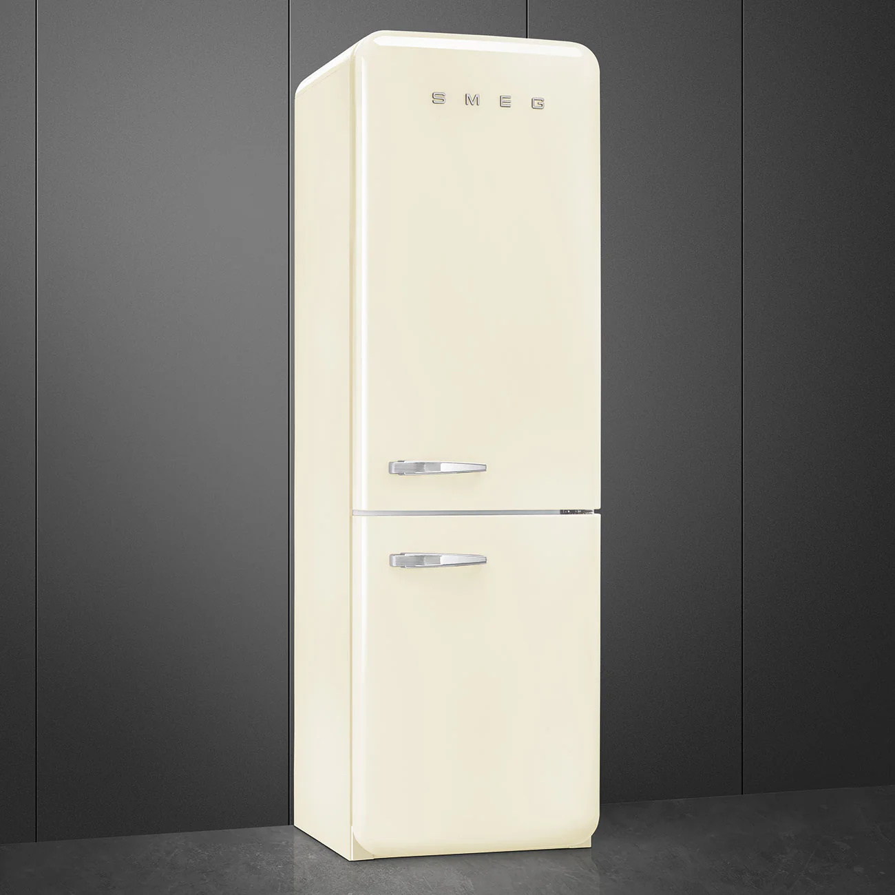 Smeg 60cm Retro Style 60/40 Fridge Freezer with NoFrost, Right Hand Hinge - Cream | SMG FAB32RCR6UK - Image 9