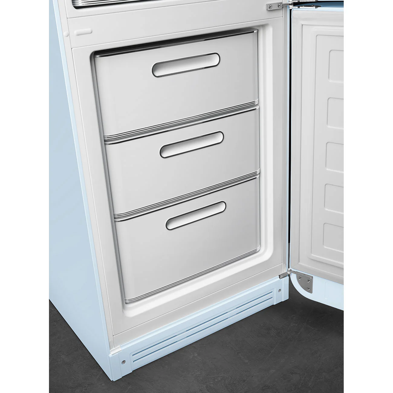 Smeg 60cm Retro Style 60/40 Fridge Freezer with NoFrost, Right Hand Hinge - Pastel Blue | SMG FAB32RPB6UK - Image 5