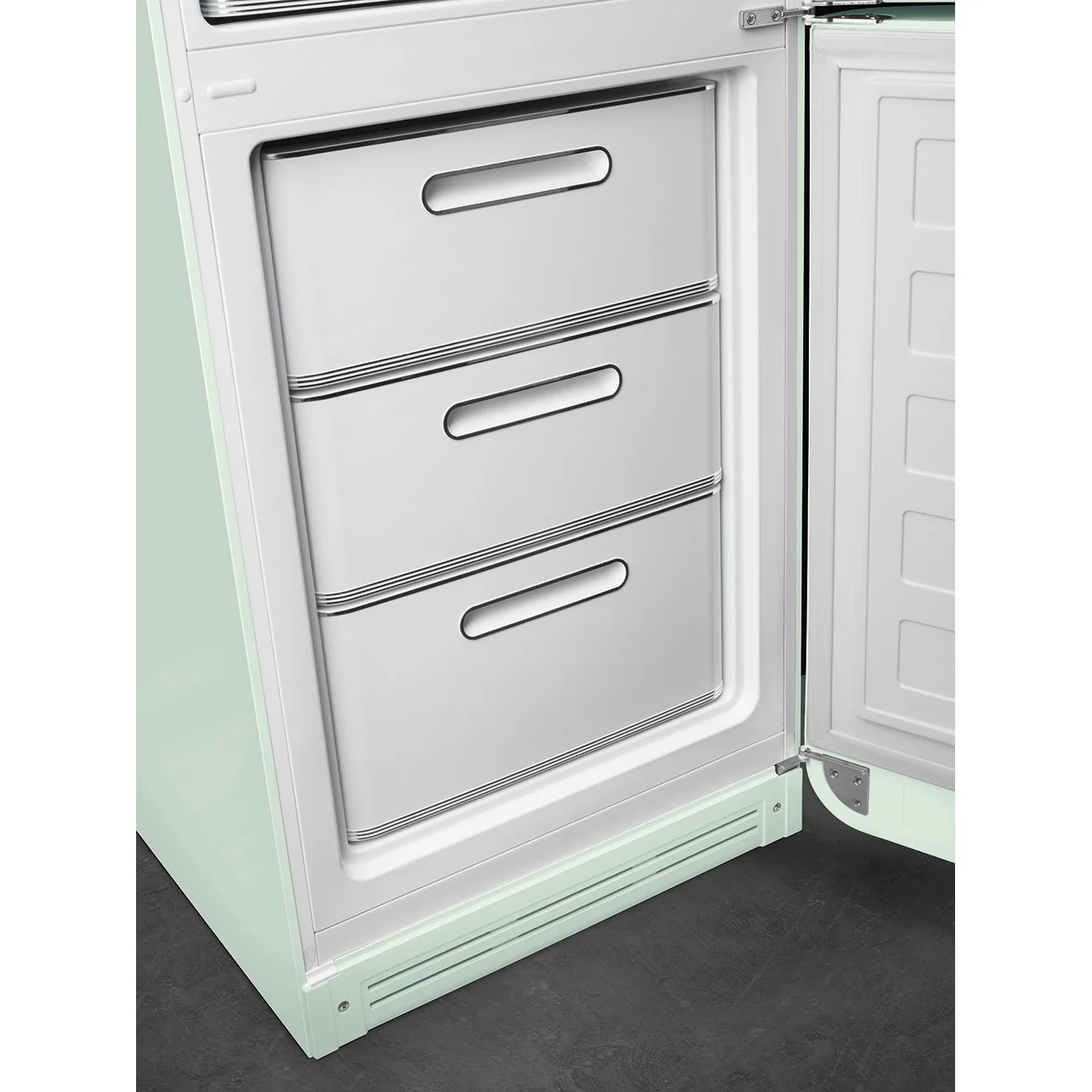 Smeg 60cm Retro Style 60/40 Fridge Freezer with NoFrost, Right Hand Hinge - Pastel Green | SMG FAB32RPG6UK - Image 5