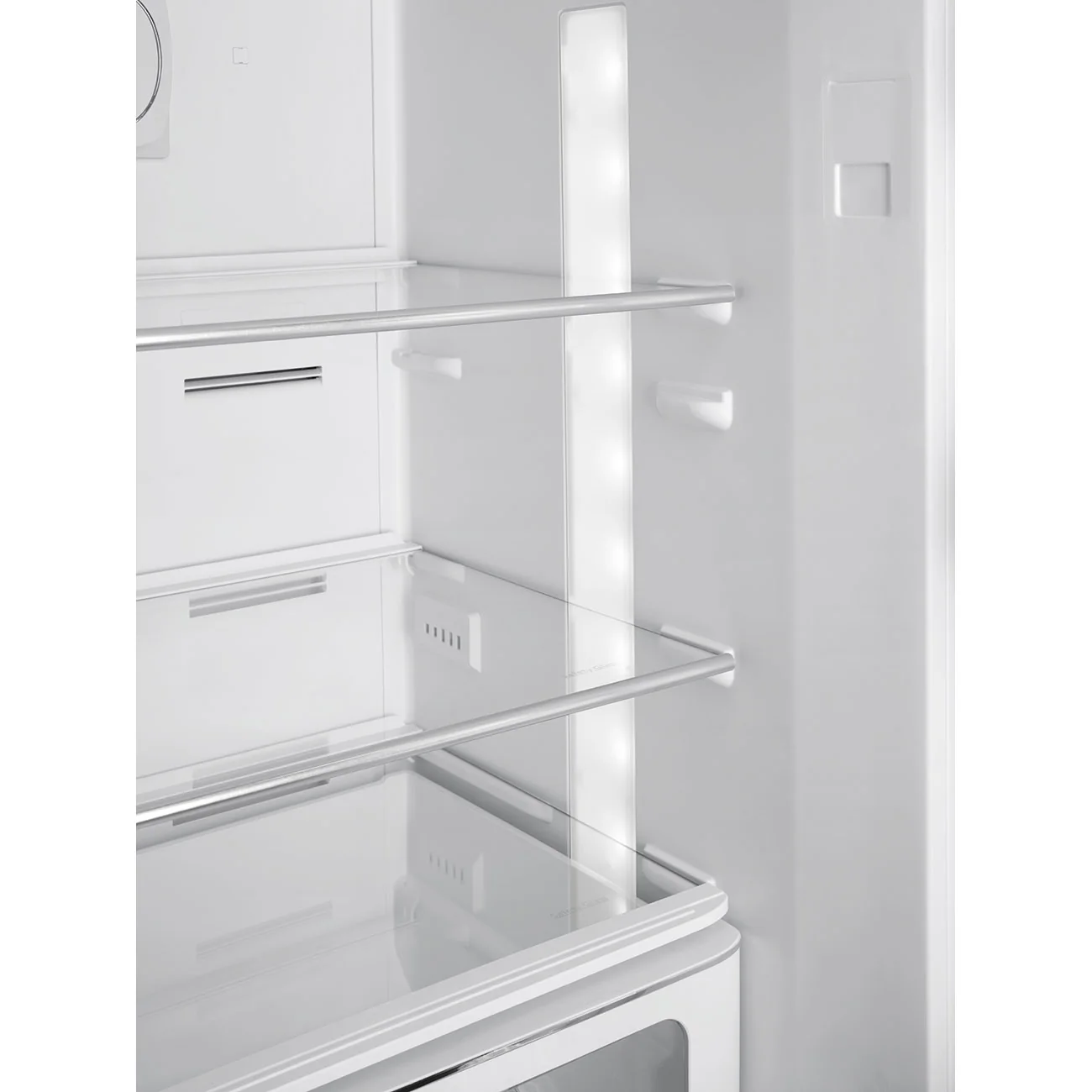 Smeg 60cm Retro Style 60/40 Fridge Freezer with NoFrost, Right Hand Hinge - White | SMG FAB32RWH6UK - Image 2