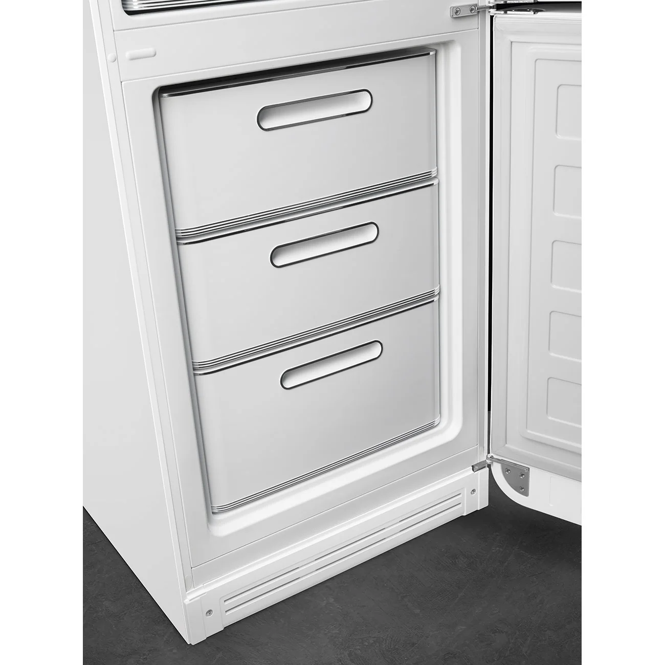 Smeg 60cm Retro Style 60/40 Fridge Freezer with NoFrost, Right Hand Hinge - White | SMG FAB32RWH6UK - Image 5