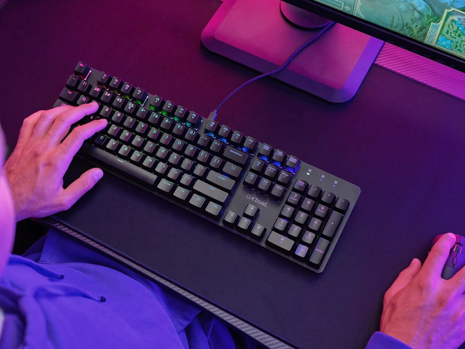 TRUST GXT 871 Zora Mechanical Keyboard UK Layout | T25680 - Image 4